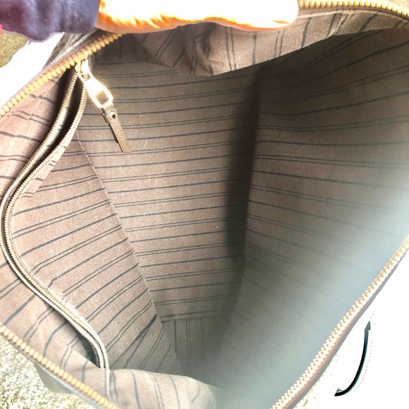 List#1 Auth. LV Lumineuse Empreinte PM - Picture 8 of 8